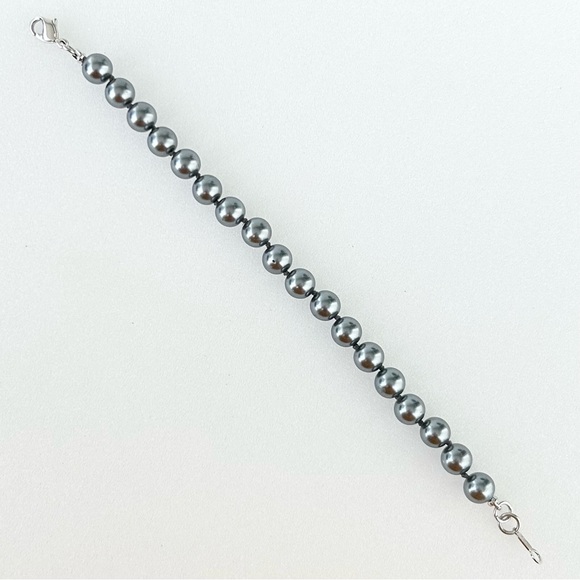 Glass PEARLS Gray Bead Bracelet 7.5” Glass Beads 8mm - Picture 3 of 5